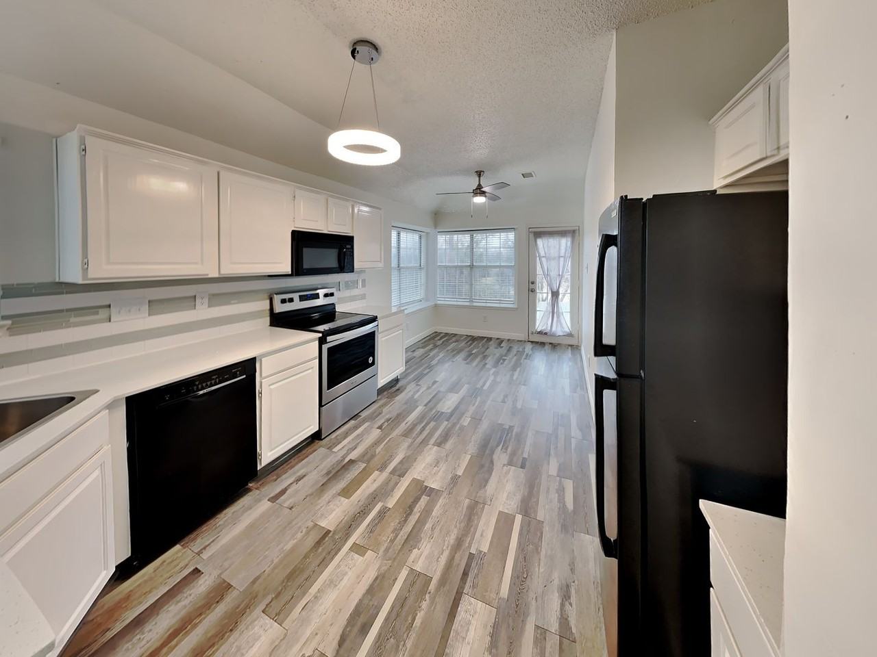 2829 Salado Trl - Photo 5 of 16