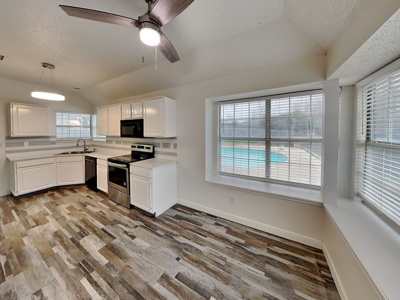 2829 Salado Trl - Photo 7 of 16
