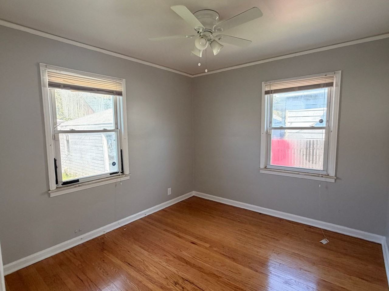 10116 W Outer Dr - Photo 7 of 11