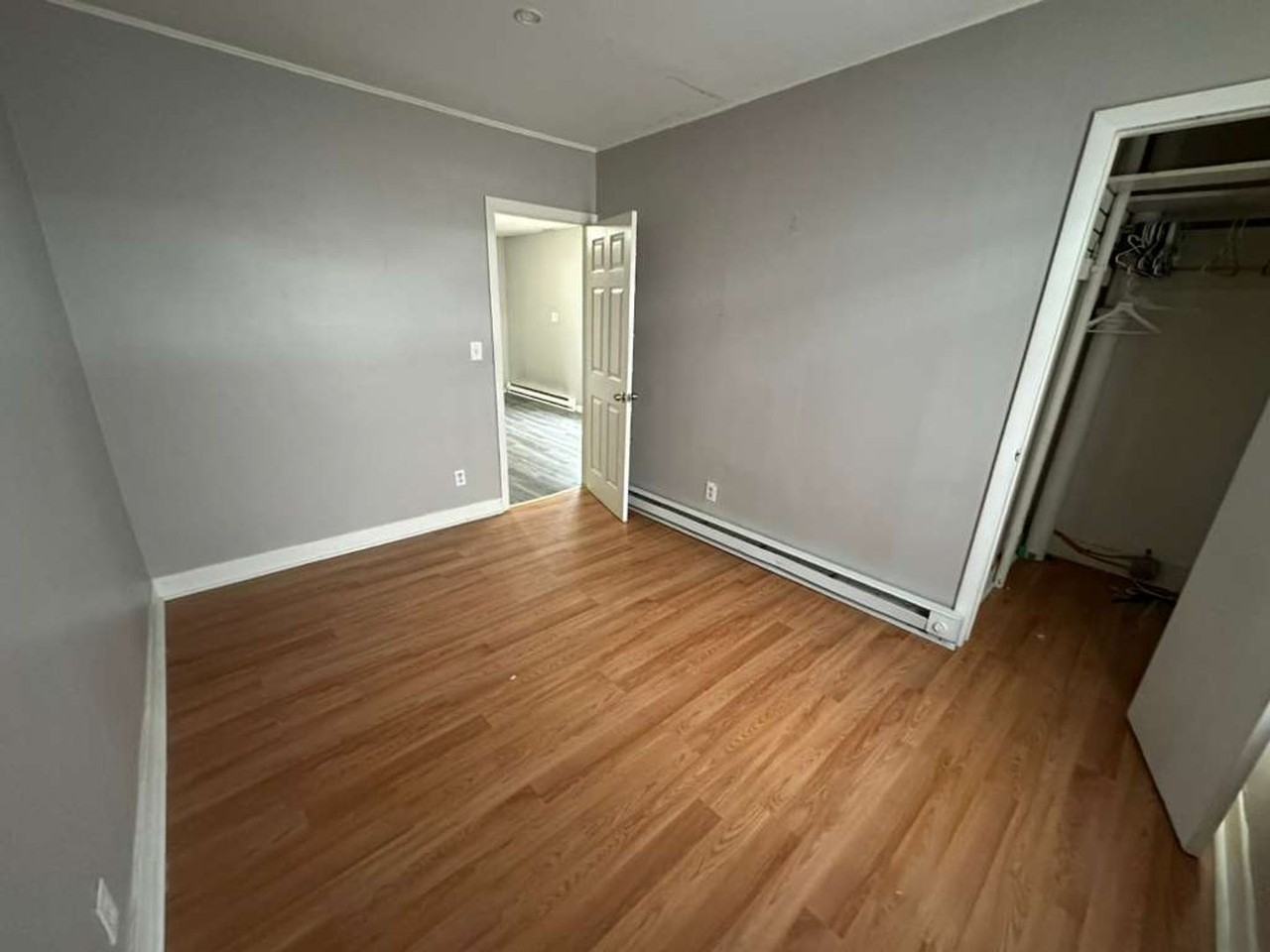 27 Hickory St - Photo 4 of 7