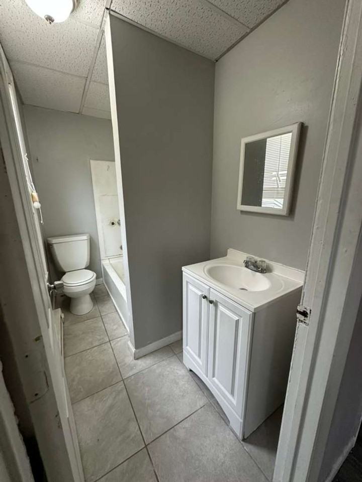 27 Hickory St - Photo 7 of 7