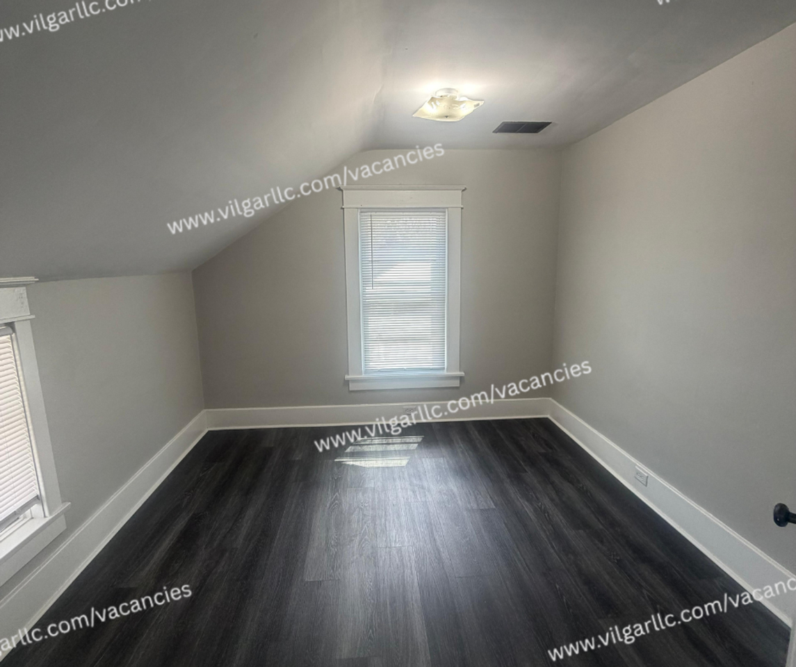 321 Grove St - Photo 2 of 30