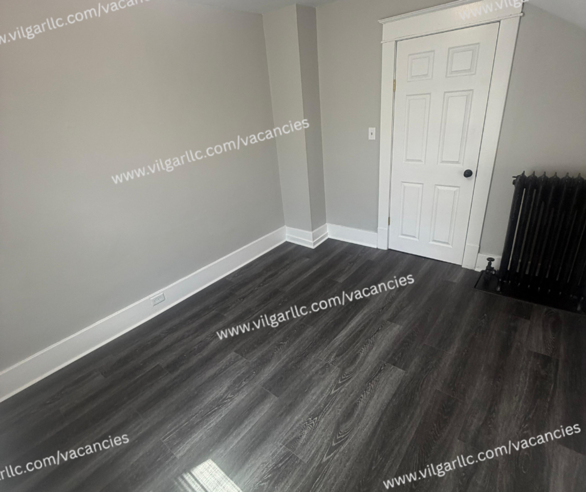 321 Grove St - Photo 3 of 30