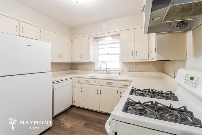 3815 Idlewild Ave - Photo 7 of 10