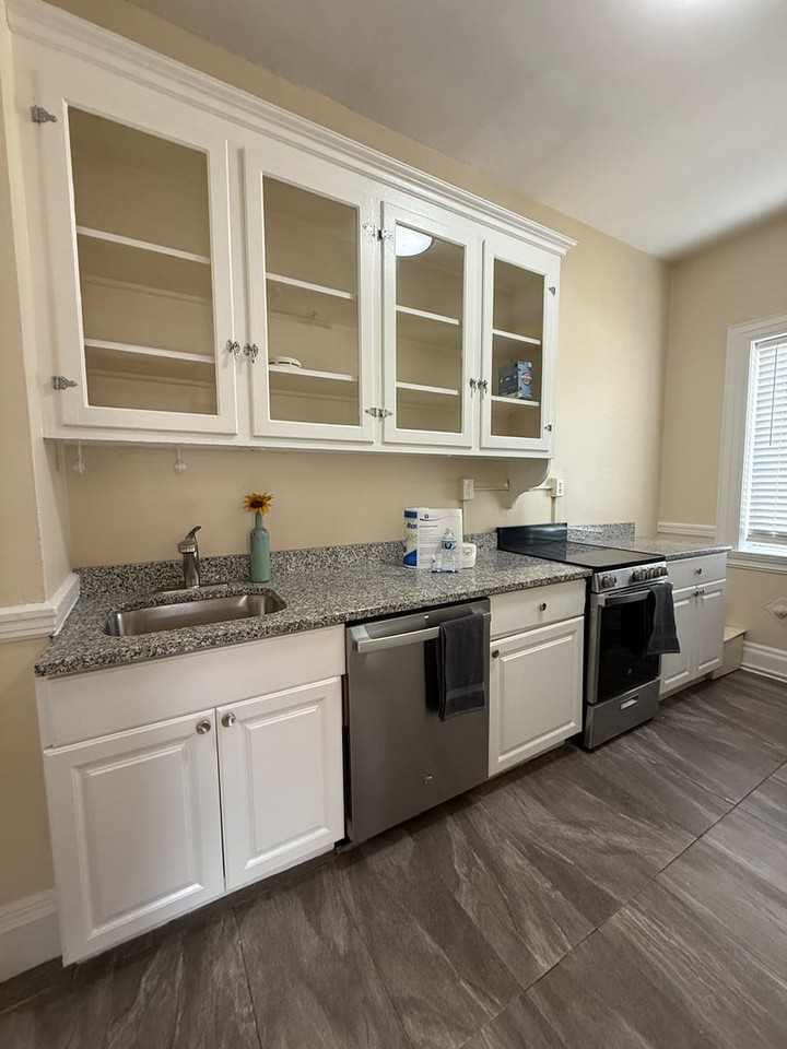 1469 Beacon St - Photo 6 of 34