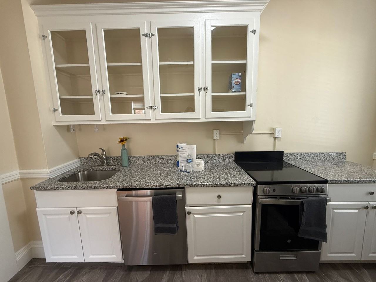 1469 Beacon St - Photo 7 of 34