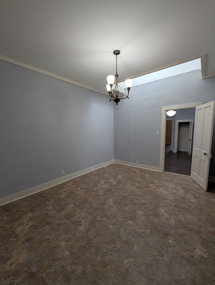 409 Main St - Photo 5 of 19