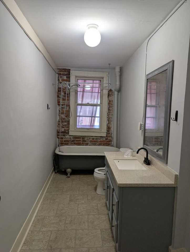 409 Main St - Photo 7 of 19