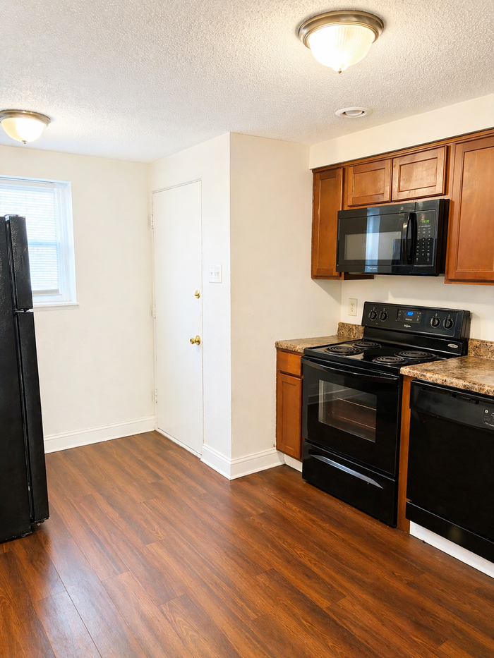 978 Warder Ave - Photo 2 of 10