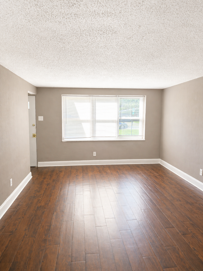 978 Warder Ave - Photo 4 of 10