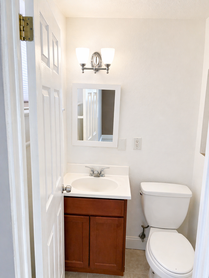 978 Warder Ave - Photo 6 of 10