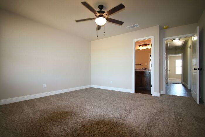 1304 White Sand Dr - Photo 2 of 19