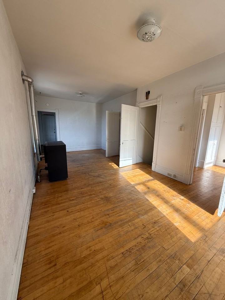 207 S Crystal St - Photo 4 of 16