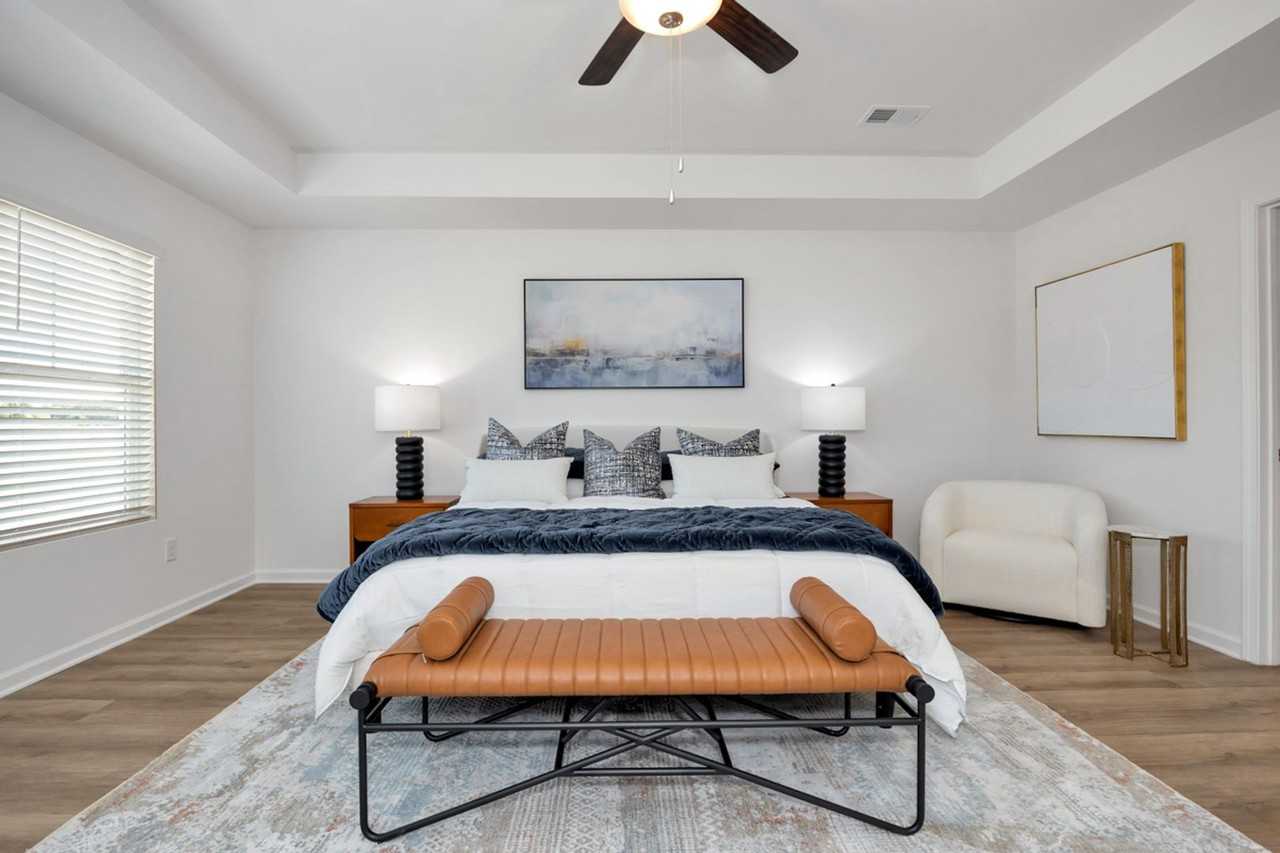 114 Mcgurn St - Photo 3 of 33