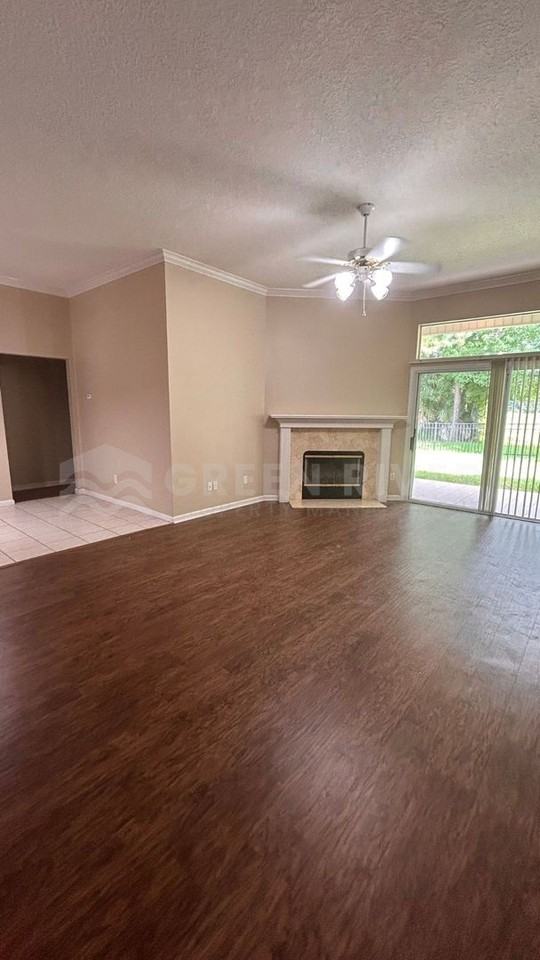 2522 Willow Creek Dr - Photo 3 of 33
