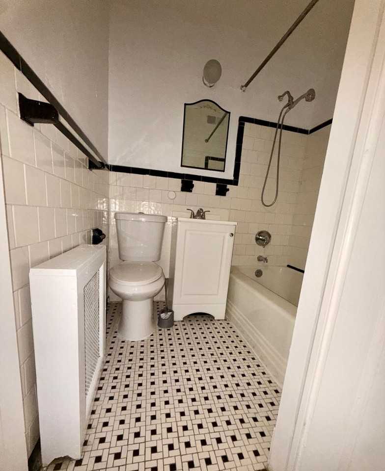 4002 Edgewood Rd - Photo 2 of 9