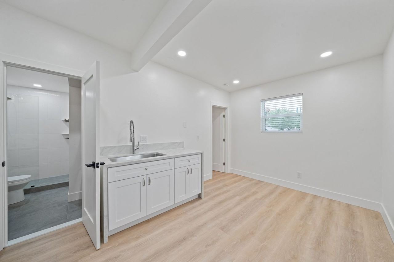 6842 Estrella Ave - Photo 2 of 14