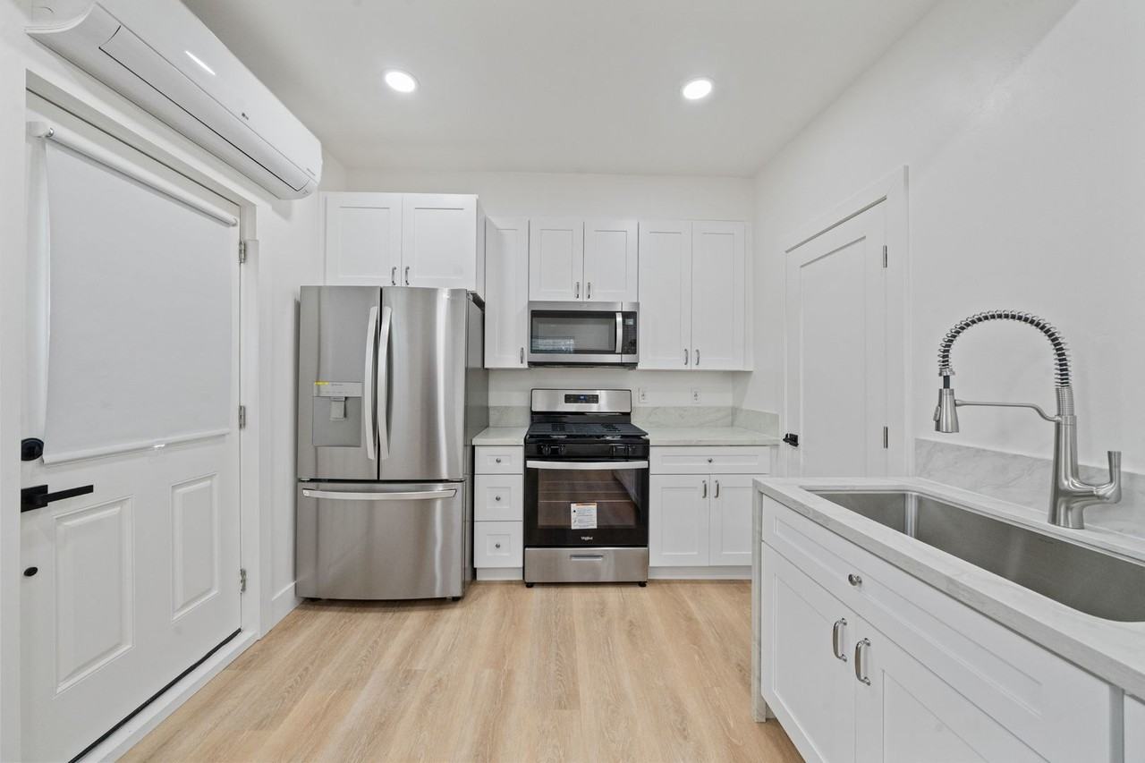 6842 Estrella Ave - Photo 3 of 14