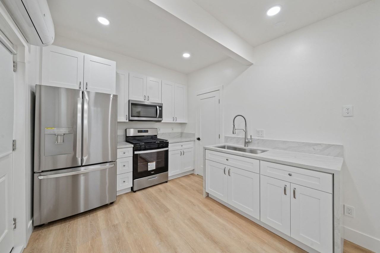 6842 Estrella Ave - Photo 5 of 14