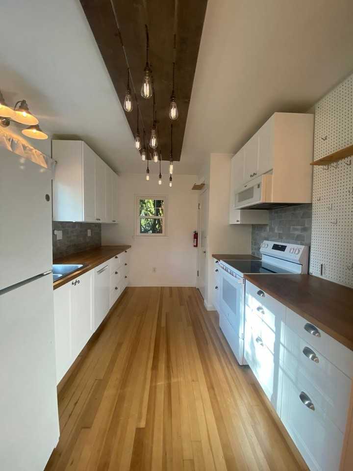 1303 S Garfield St - Photo 5 of 31