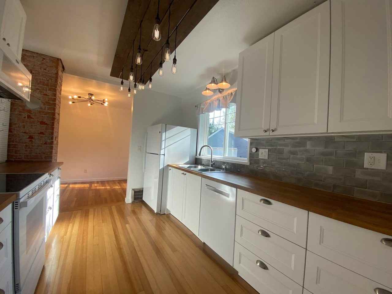 1303 S Garfield St - Photo 6 of 31