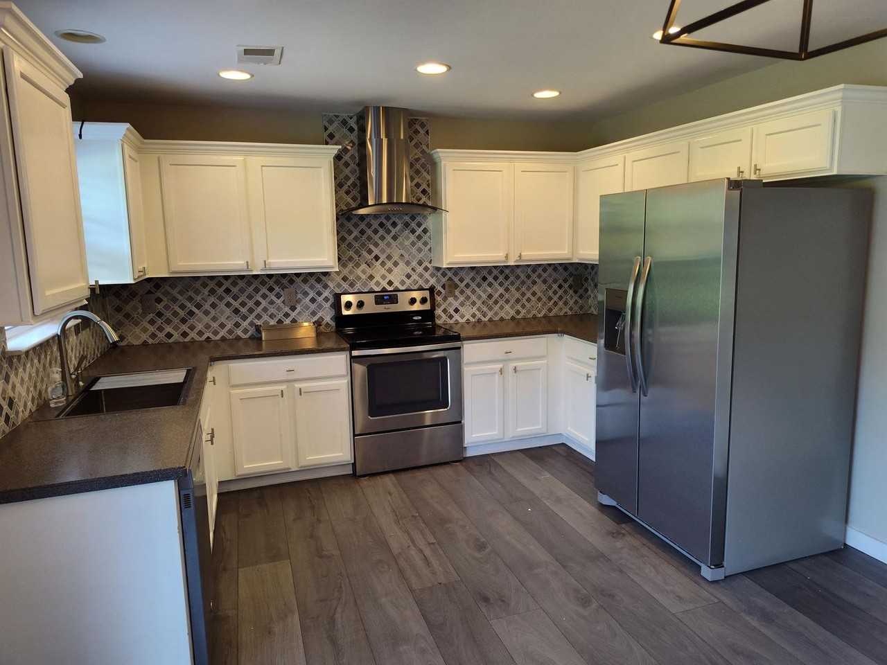 8708 Sedgeburn Dr - Photo 2 of 17