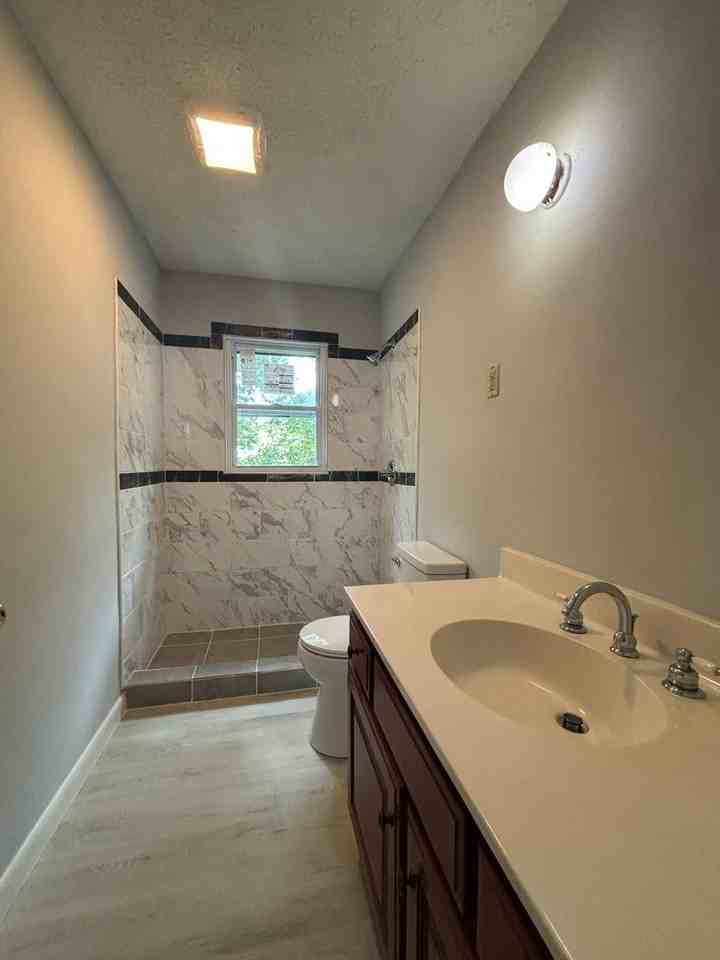 1733 Holly Dr - Photo 2 of 6