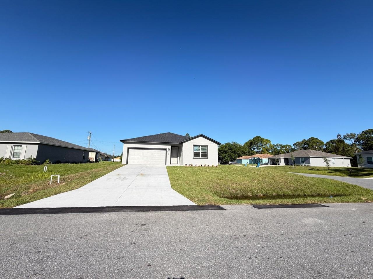 2810 Felda Ave Se - Photo 2 of 44