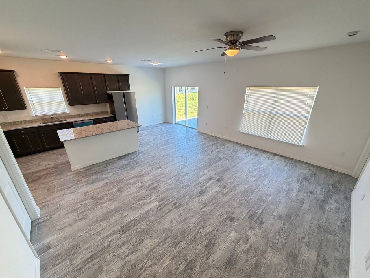 2810 Felda Ave Se - Photo 6 of 44