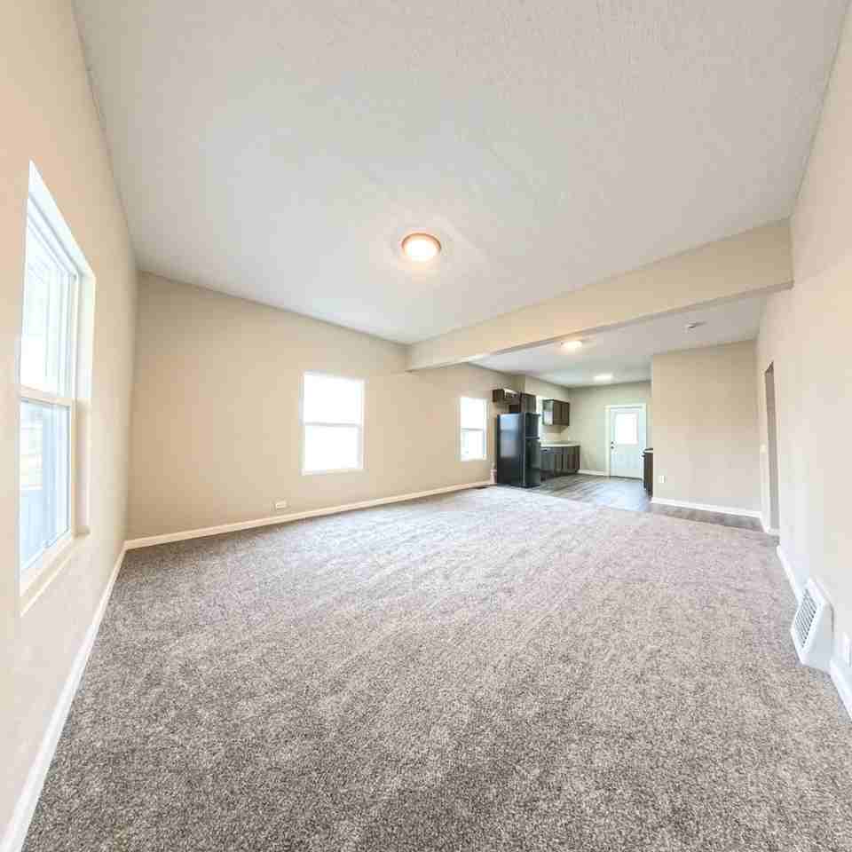 17 N 11th Ave - Photo 2 of 17