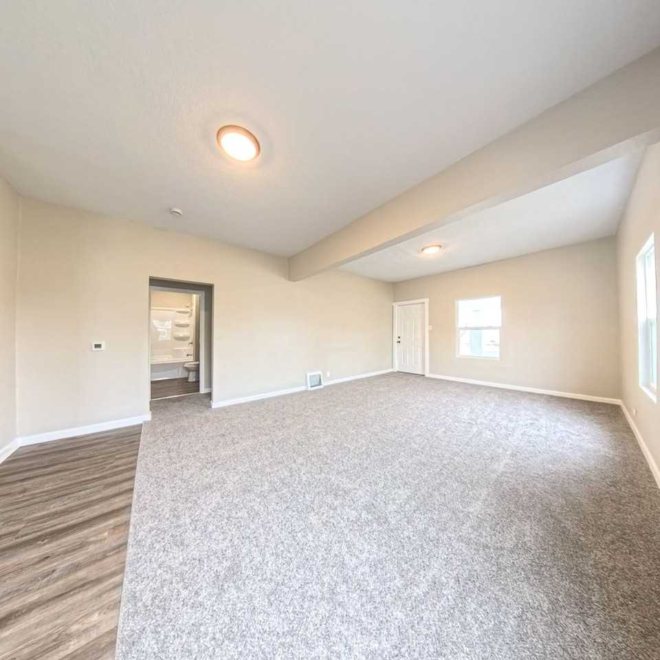 17 N 11th Ave - Photo 4 of 17