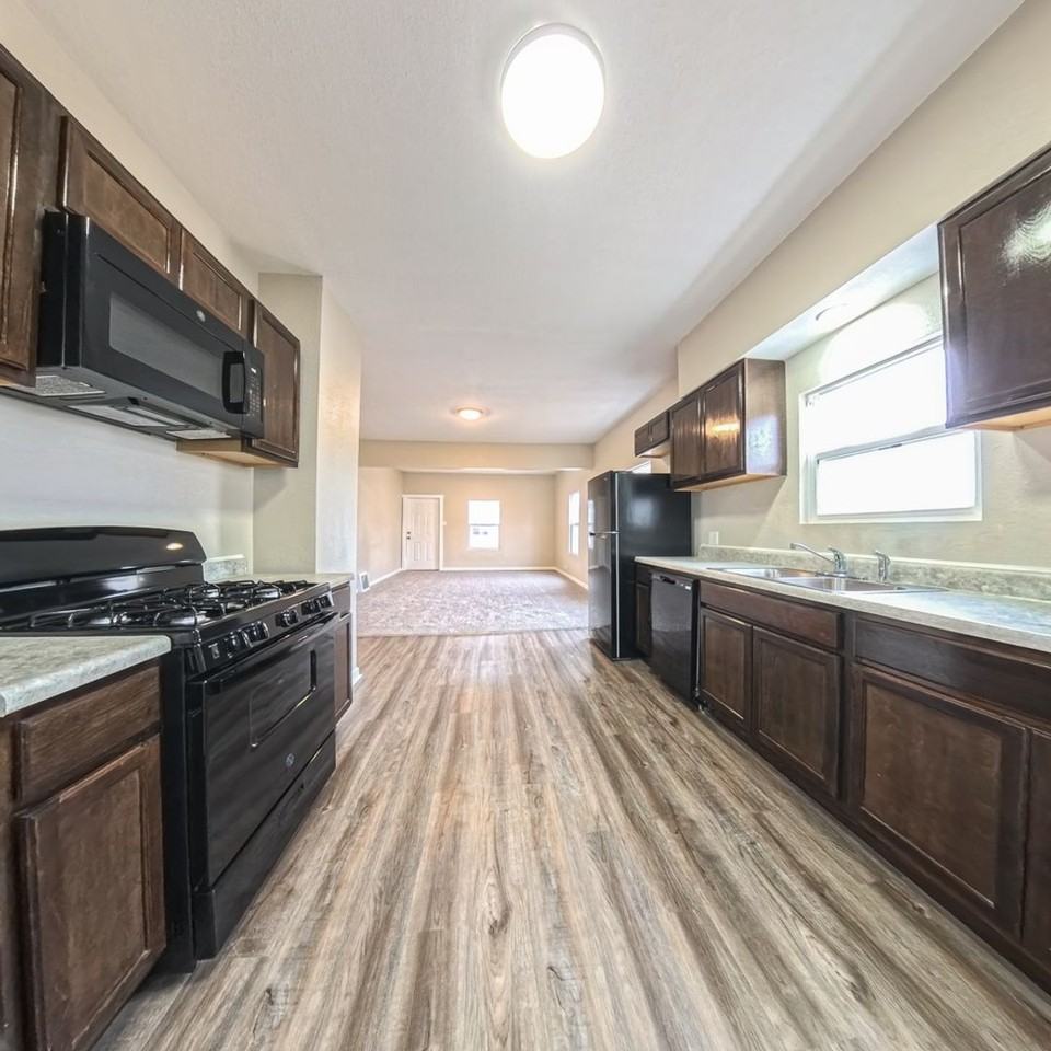 17 N 11th Ave - Photo 5 of 17