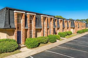 featured image of 4565 Covington Hwy