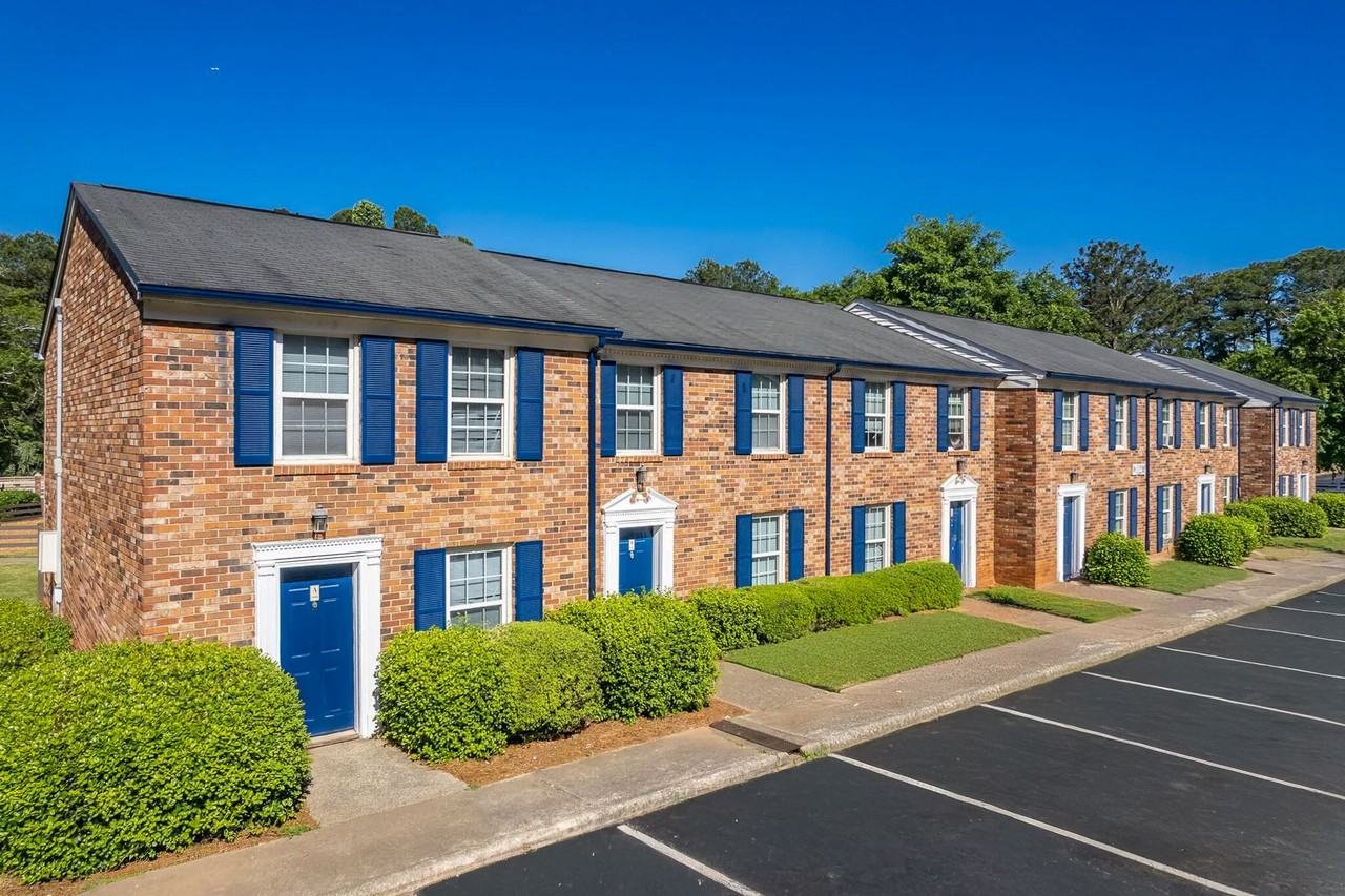 Covington Square Townhomes - Photo 3 of 13