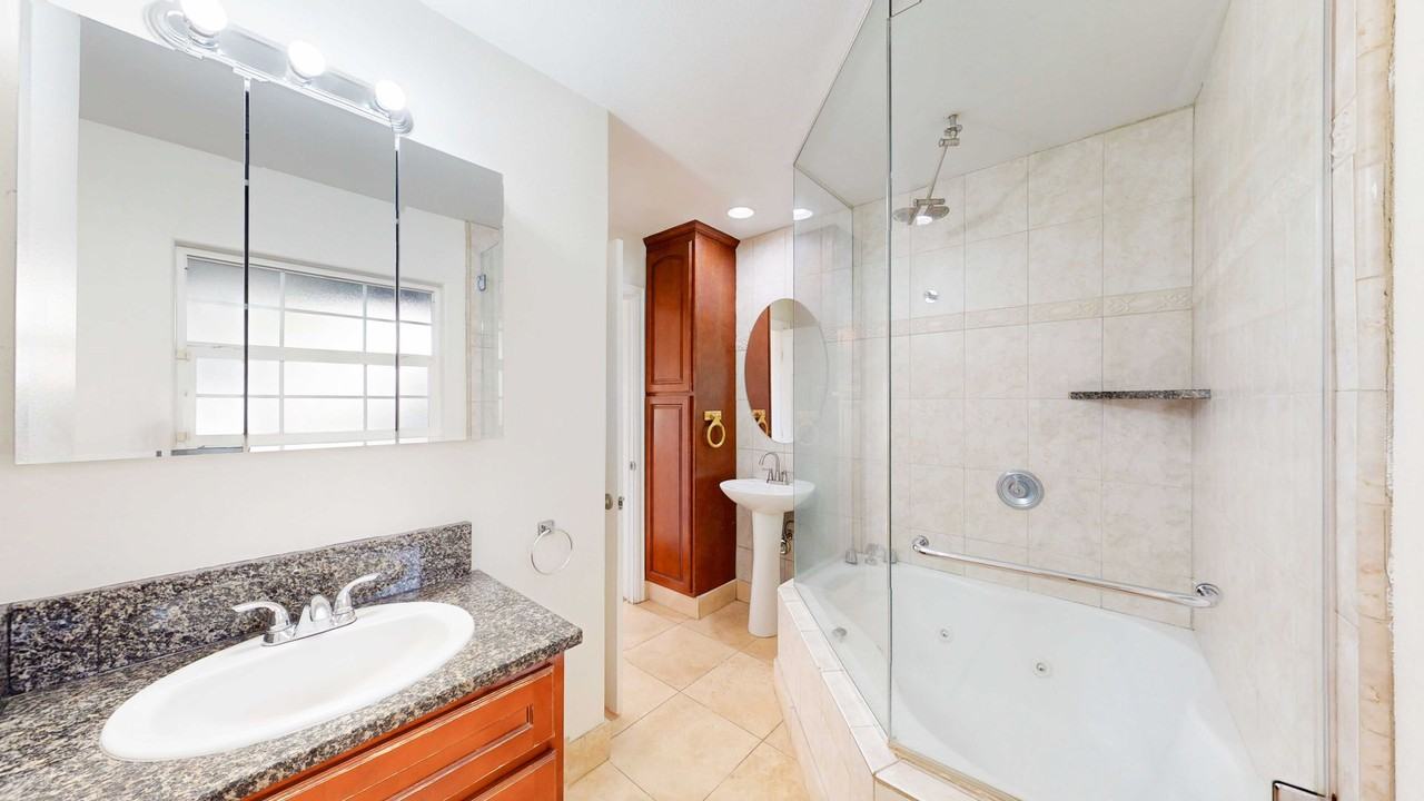 205 Waring Ave - Photo 3 of 8