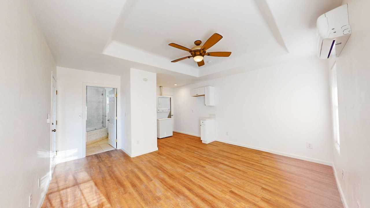 205 Waring Ave - Photo 5 of 8