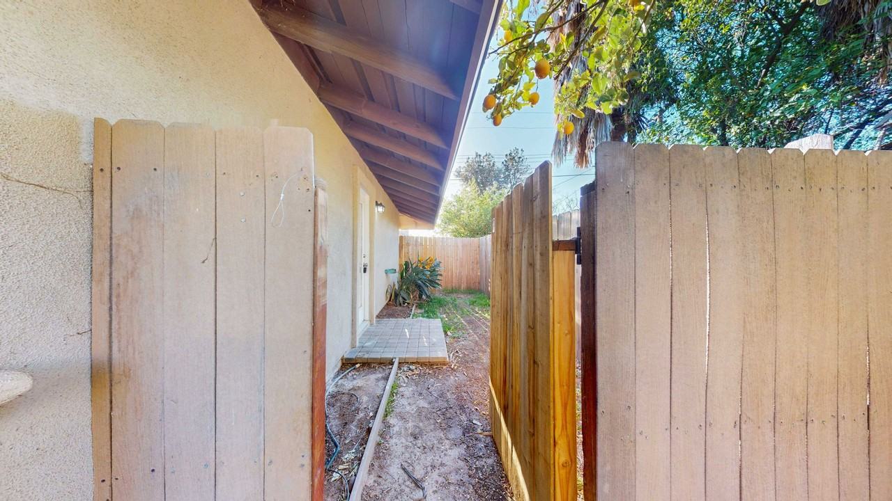 205 Waring Ave - Photo 7 of 8