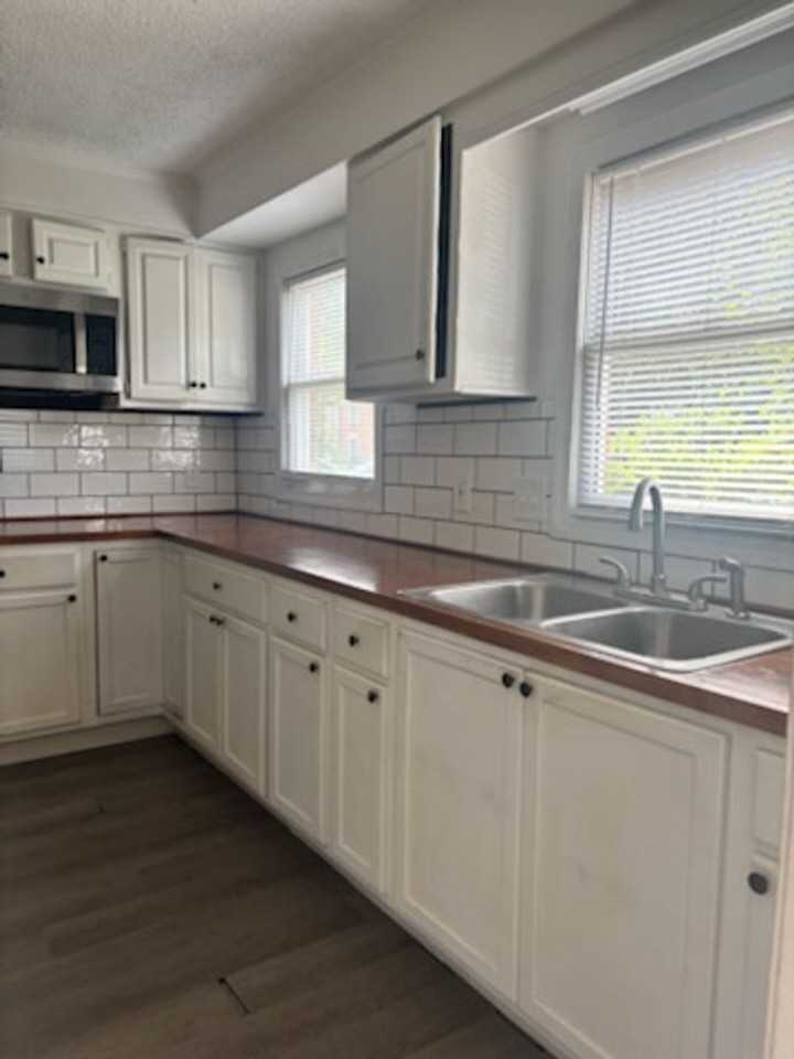 352 Brookwood Lake Pl - Photo 2 of 16