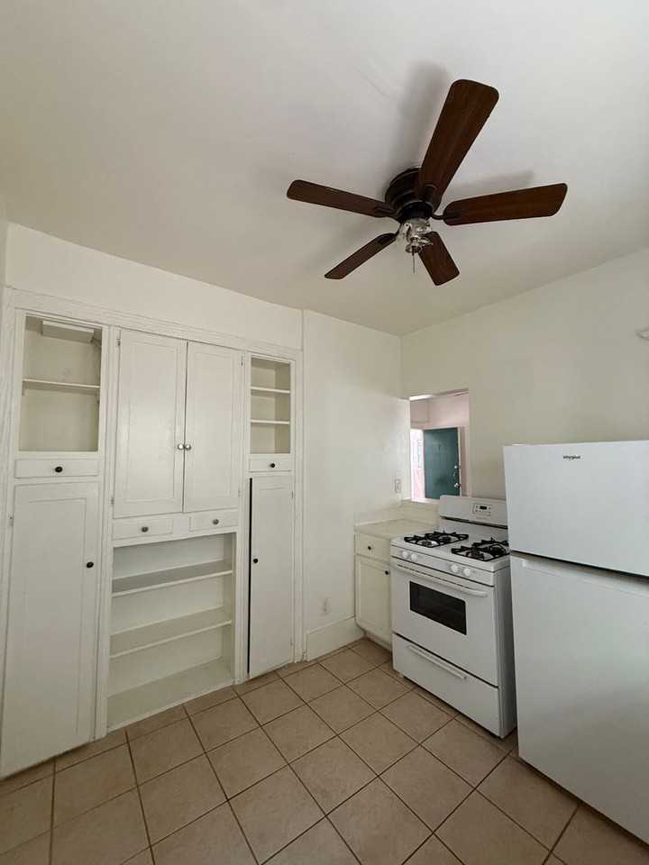 1614 E Broadway - Photo 3 of 7