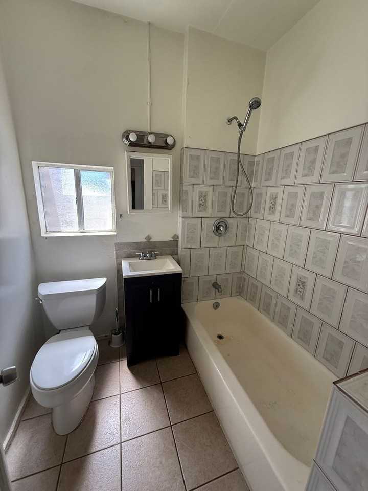 1614 E Broadway - Photo 5 of 7