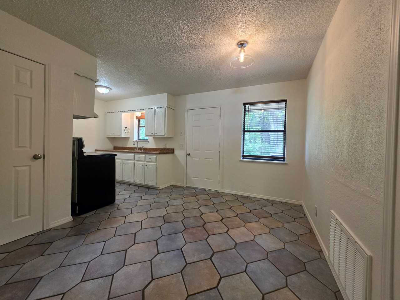 1218 Foggy Bottom Rd - Photo 4 of 31