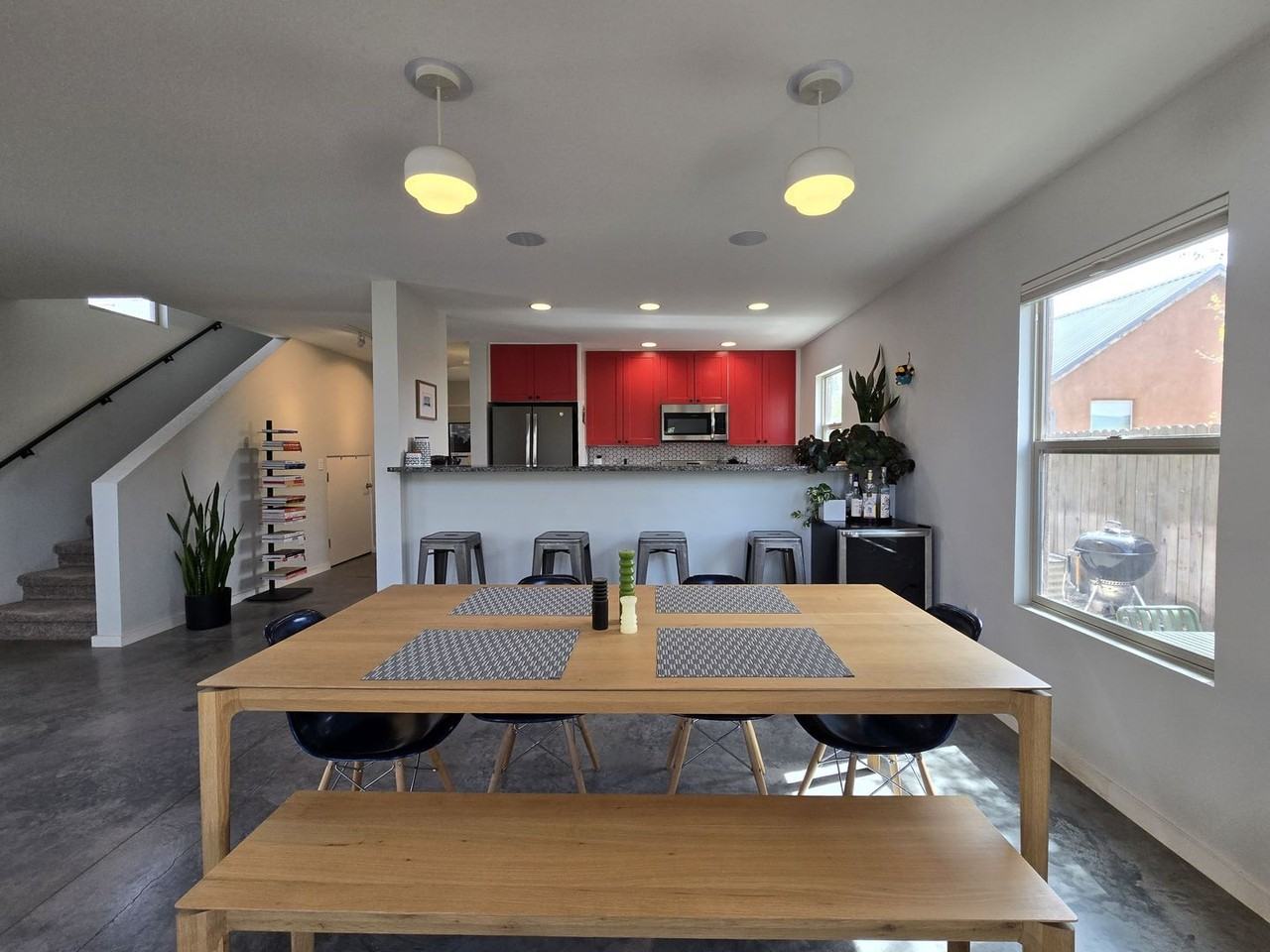 2180 W Alameda St #10 - Photo 5 of 23