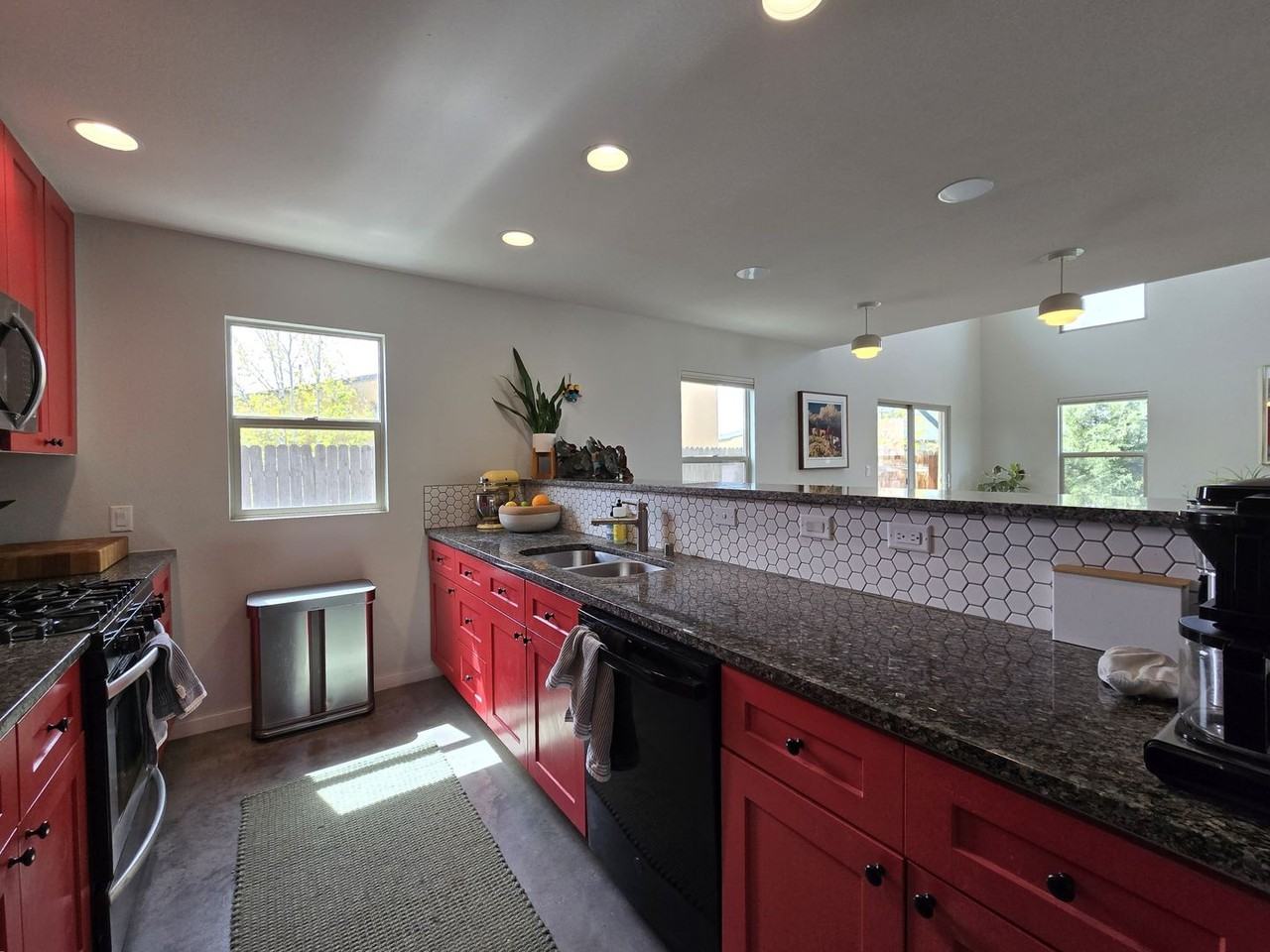 2180 W Alameda St #10 - Photo 7 of 23