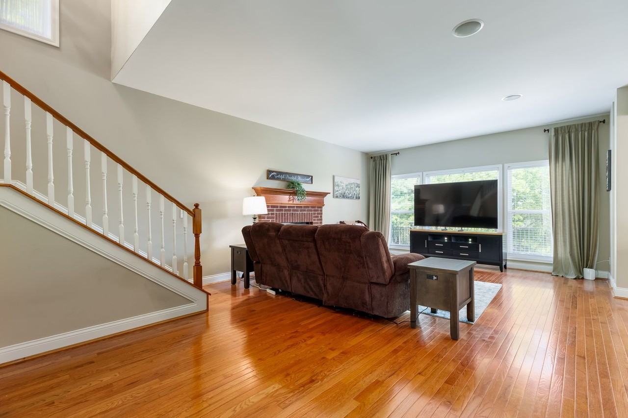 1281 Rivermeade Dr - Photo 6 of 46