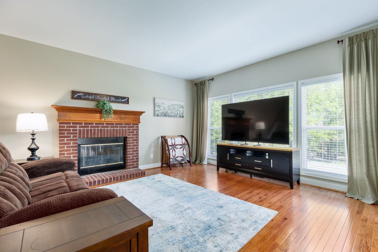 1281 Rivermeade Dr - Photo 7 of 46