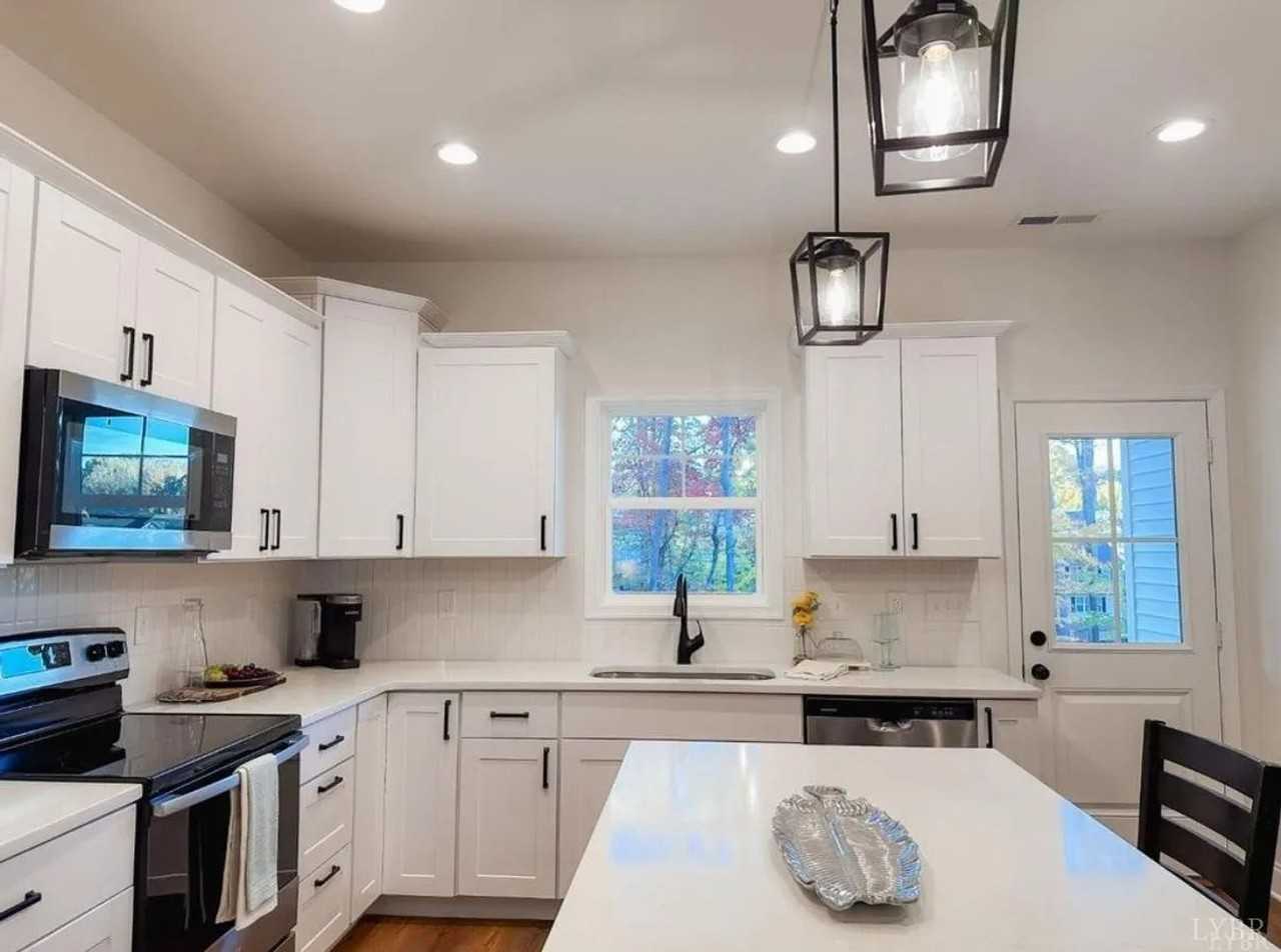 110 Aaron Pl #605 - Photo 3 of 4