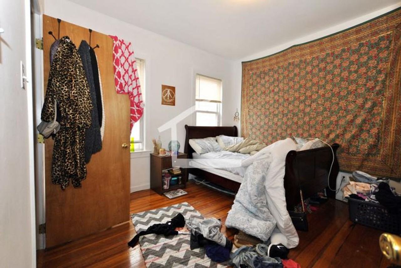 62 Brooks St - Photo 5 of 7