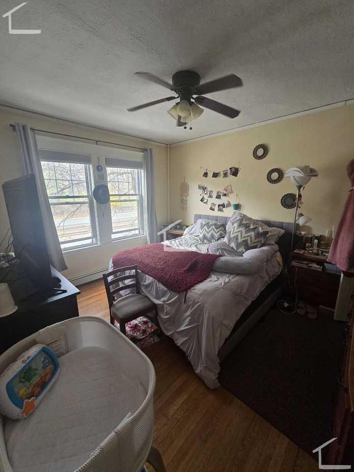1718 Commonwealth Ave - Photo 5 of 9