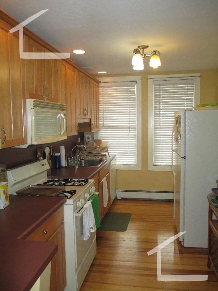 1718 Commonwealth Ave - Photo 6 of 9