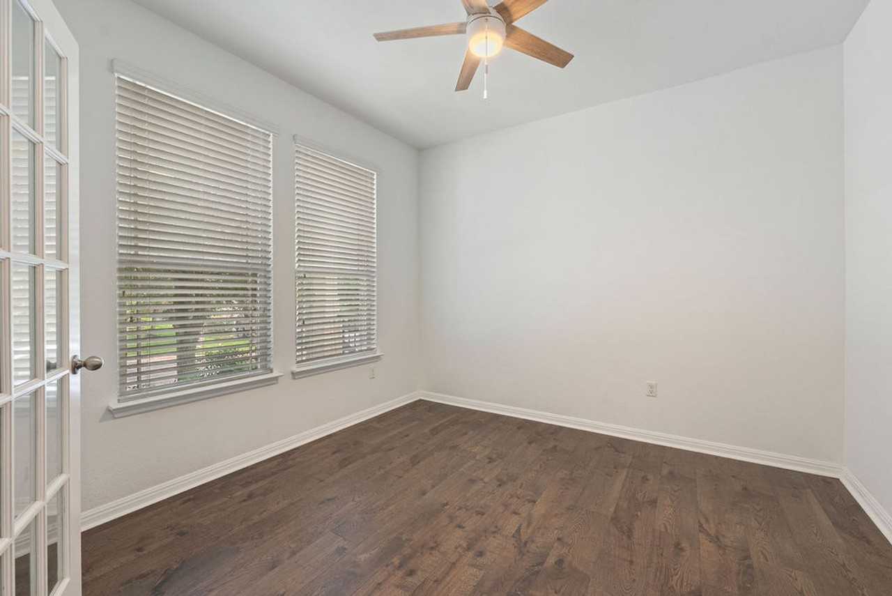 10906 Bruneau Trl - Photo 4 of 26